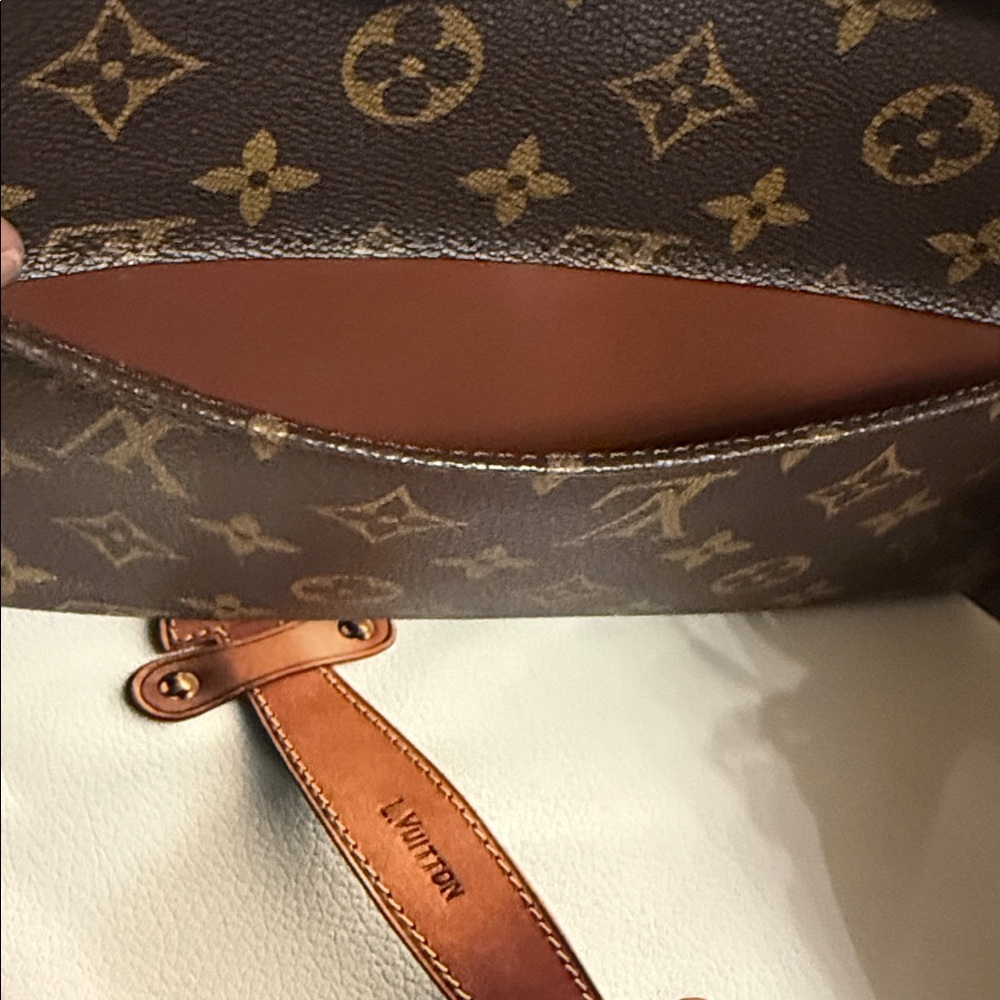 Louis Vuitton Orsay Hand Clutch - Picture 6 of 8